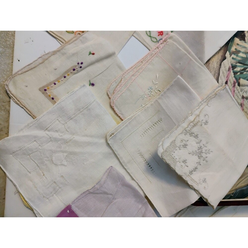 Vintage Handkerchief Lot of 22 Embroidered Mother Lace Monogram & Victorian Gift - Picture 2 of 7